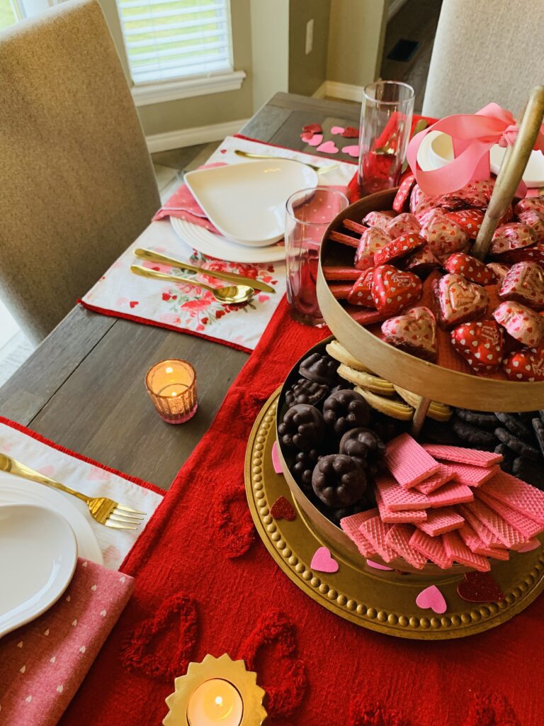 Cupid's Cute Valentine Table Decorations
